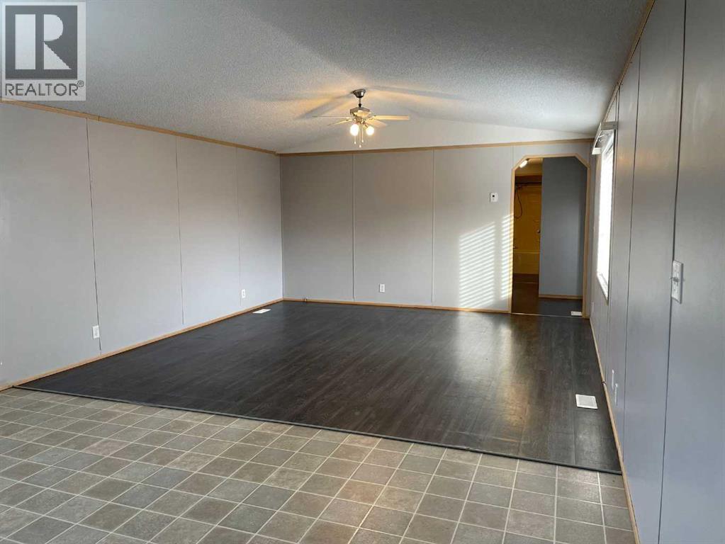 729 3 St  S, Grassy Lake, Alberta  T0K 0Z0 - Photo 3 - A2284070