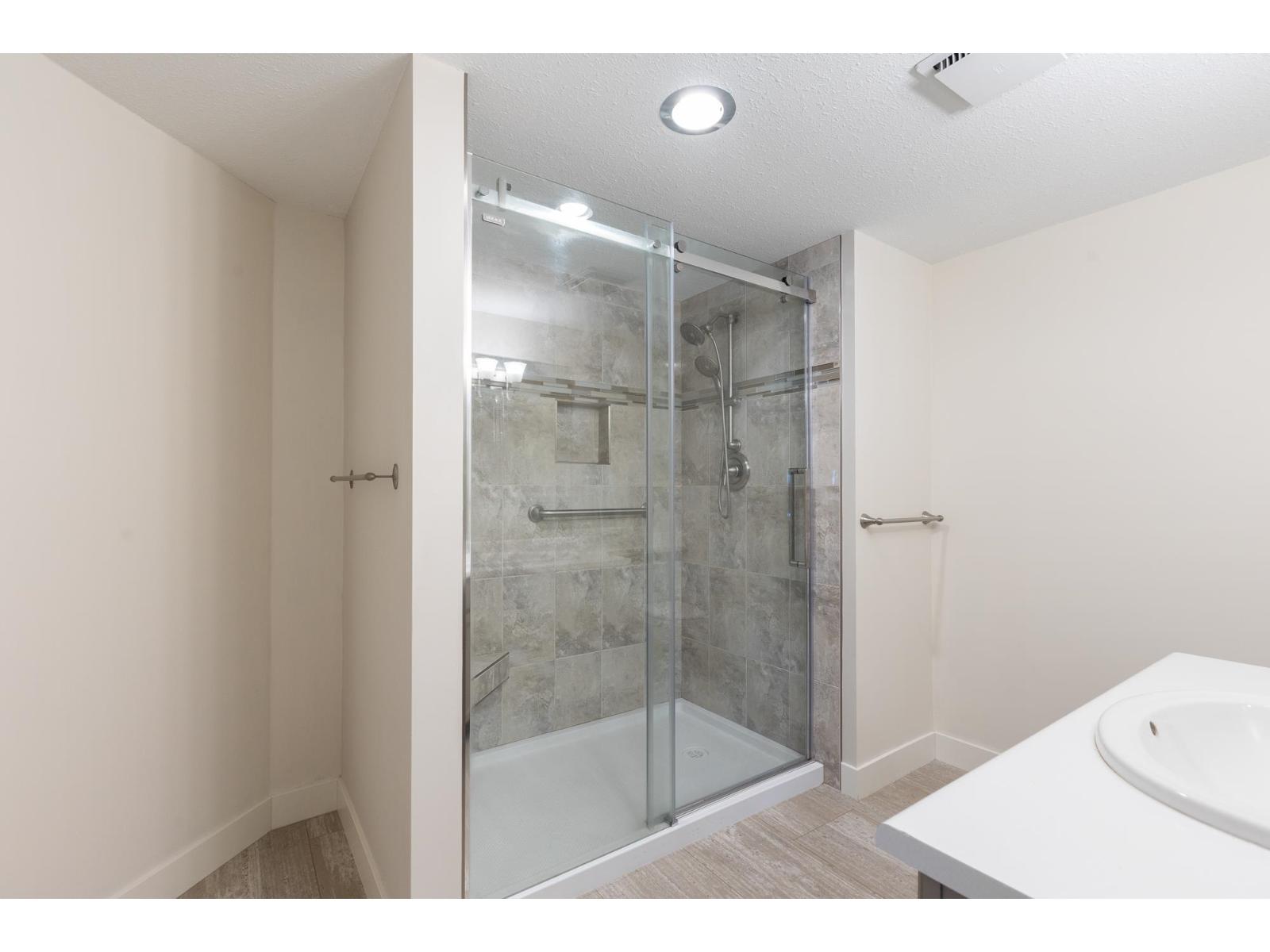 104 1378 Fir Street, White Rock, British Columbia  V4B 4B2 - Photo 24 - R3086697