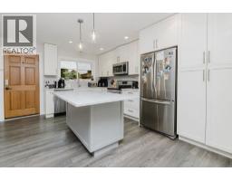 841 NORTH ROAD, Gibsons, British Columbia