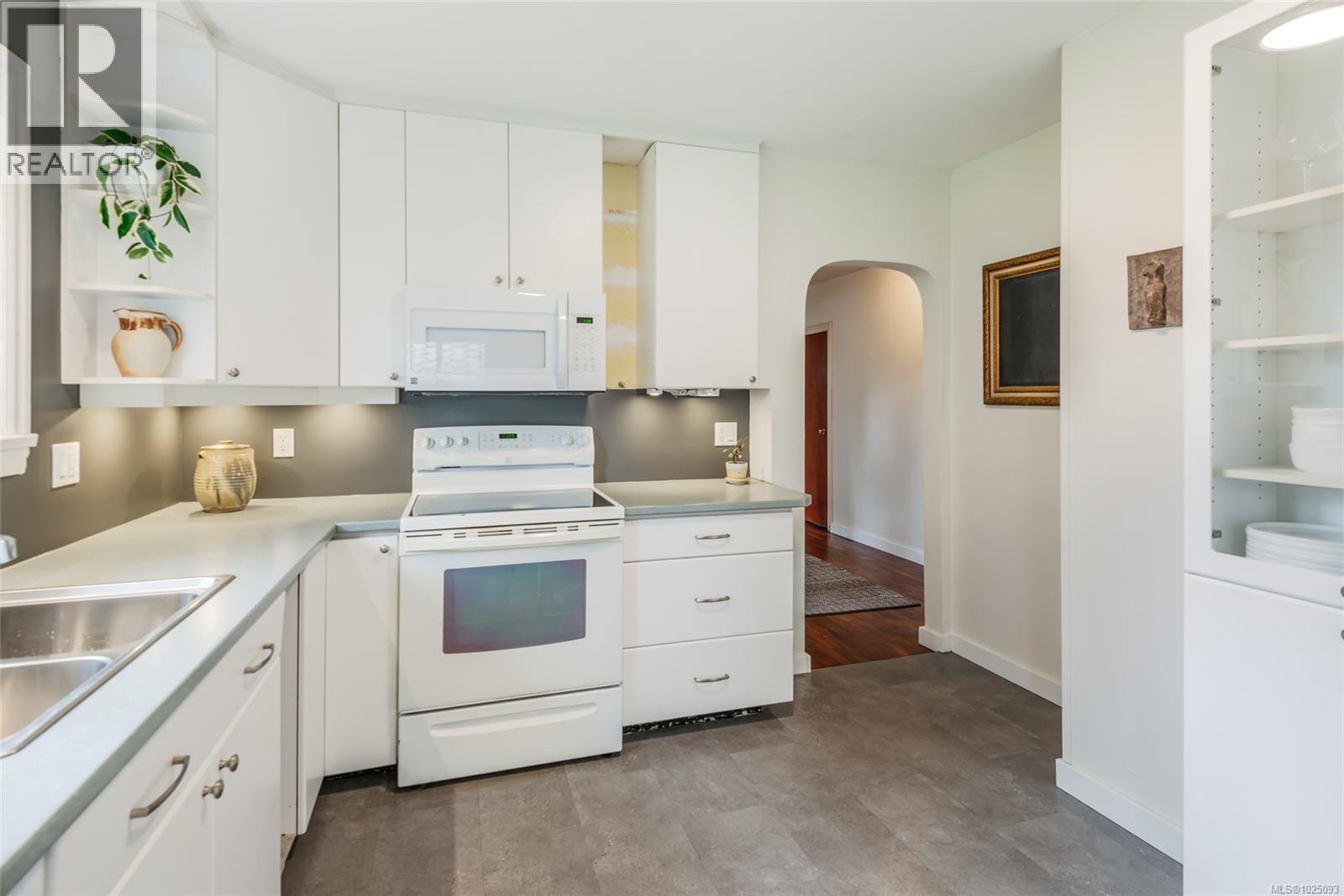 380 Hirst Ave W, Parksville, British Columbia  V9P 1K4 - Photo 12 - 1025093