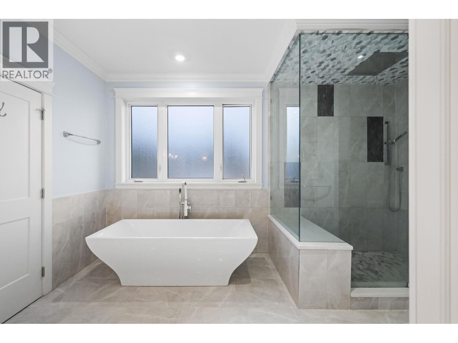 656 Blue Moutain St, Coquitlam, British Columbia  V3J 4R6 - Photo 16 - R3086947