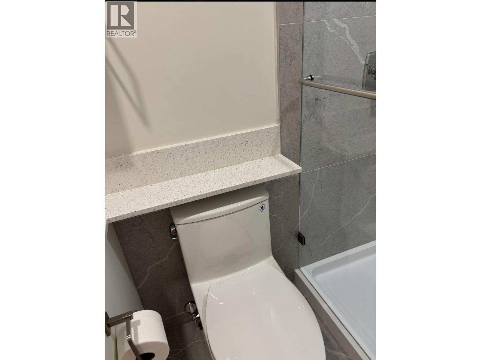 452 16 Street East, North Vancouver, British Columbia  V7R 2T5 - Photo 2 - R3086934