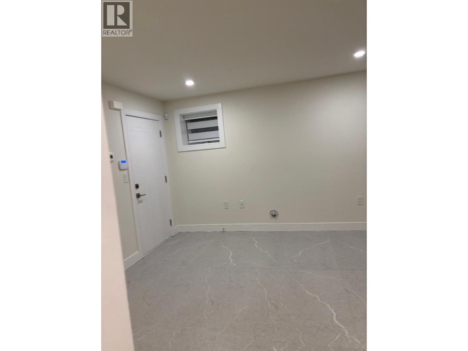 452 16 Street East, North Vancouver, British Columbia  V7R 2T5 - Photo 4 - R3086934