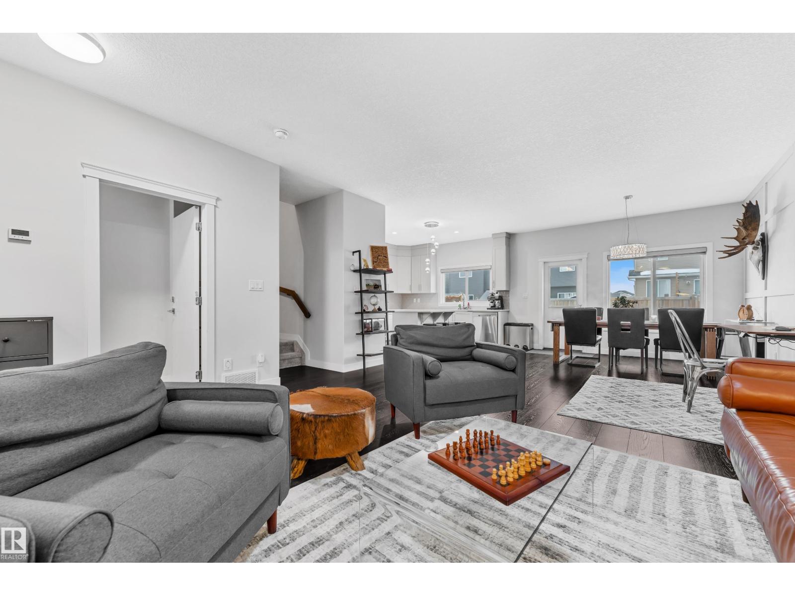 906 Berg Pl, Leduc, Alberta  T9E 1H2 - Photo 7 - E4472317