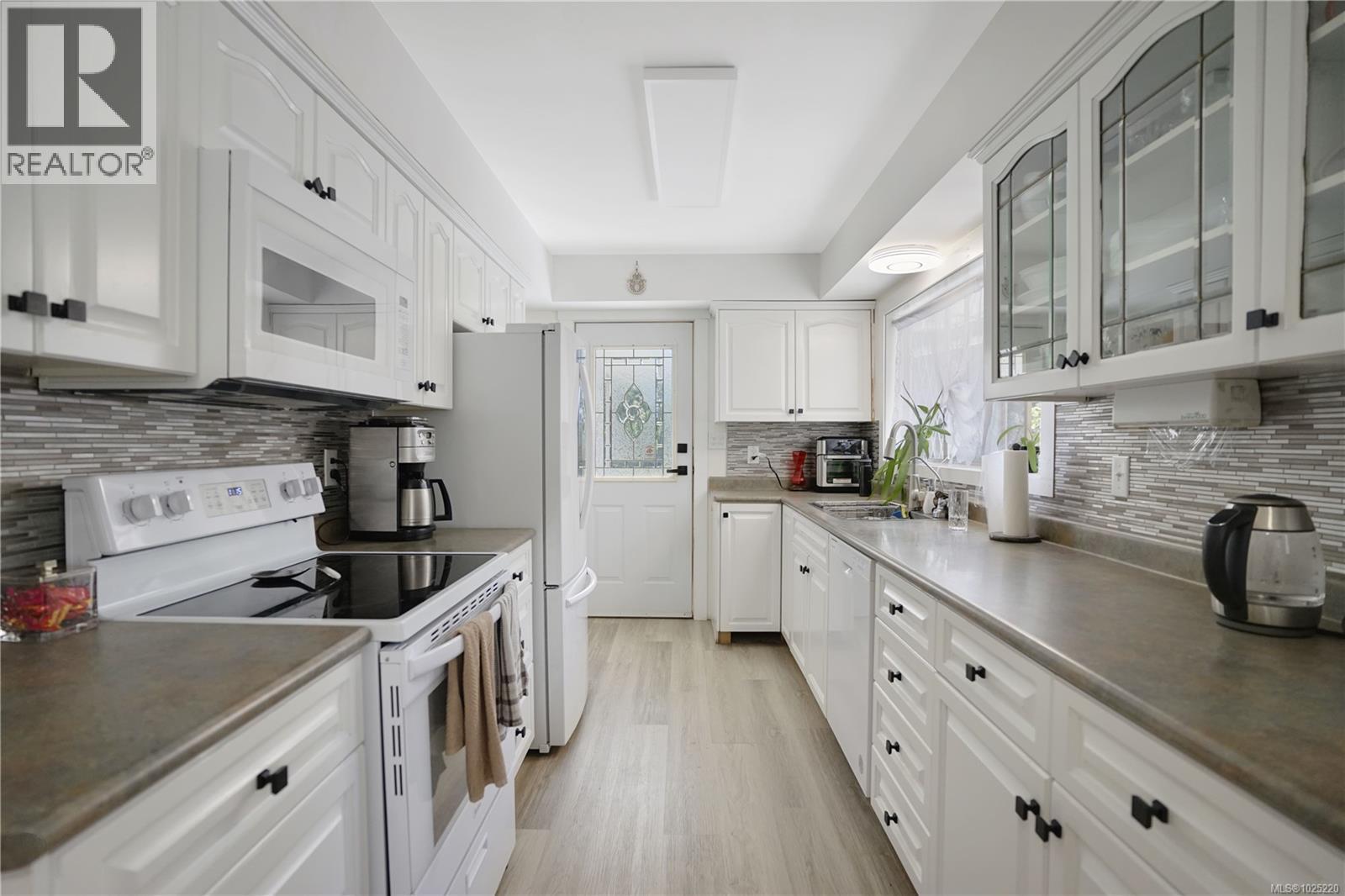 3090 Decourcy Dr, Nanaimo, British Columbia  V9G 1E2 - Photo 3 - 1025220