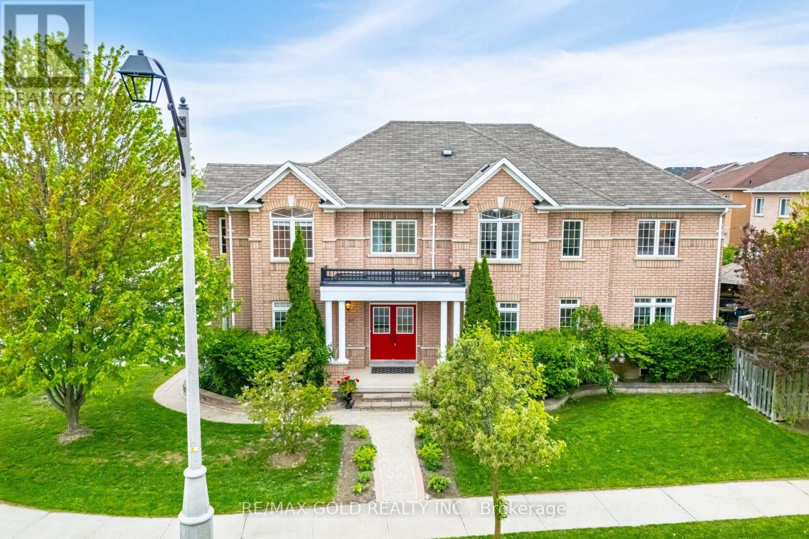 16 LARKBERRY ROAD, Brampton, Ontario