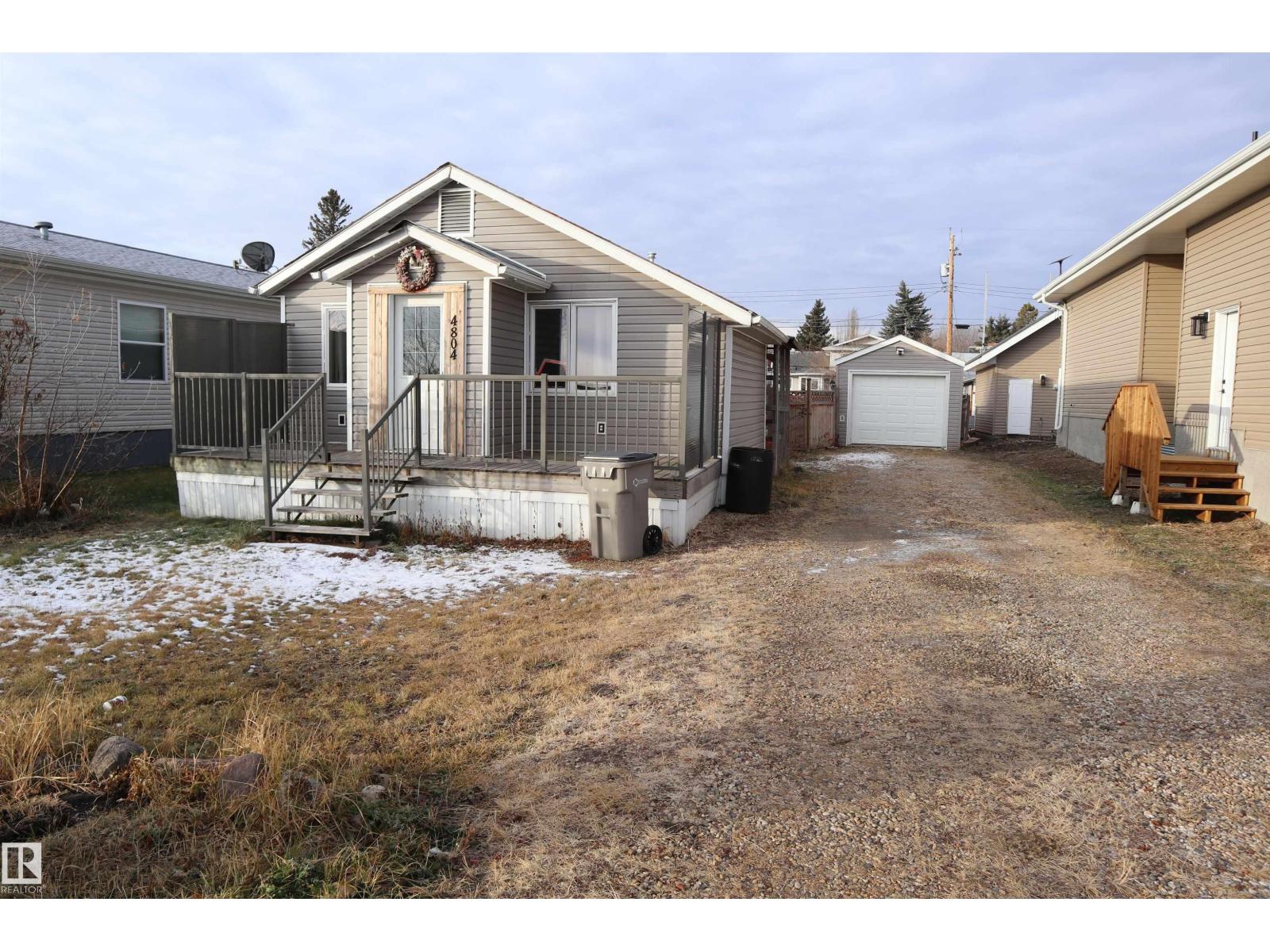 4804 49 ST, Calmar, Alberta