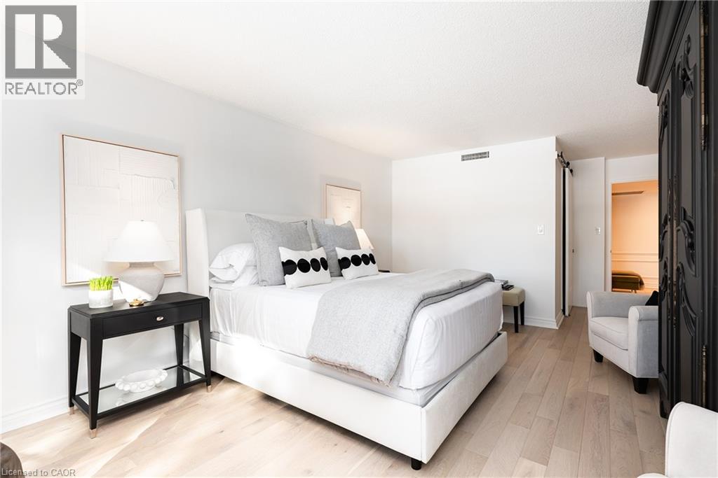 100 Lakeshore Road E Unit# 201, Oakville, Ontario  L6J 6M9 - Photo 17 - 40803017