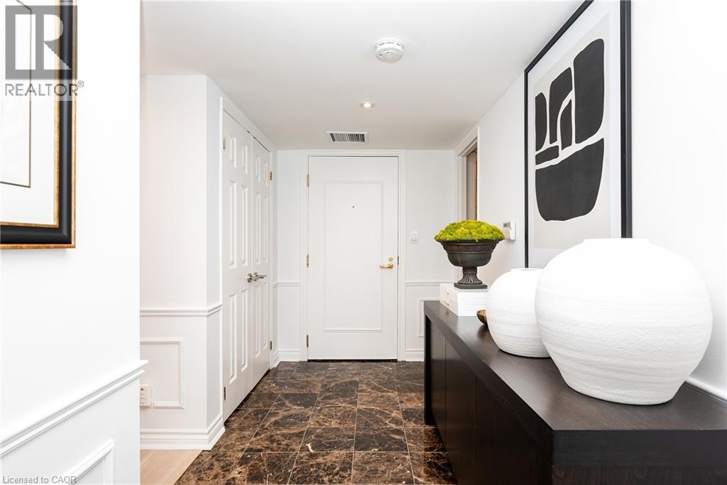 100 Lakeshore Road E Unit# 201, Oakville, Ontario  L6J 6M9 - Photo 3 - 40803017