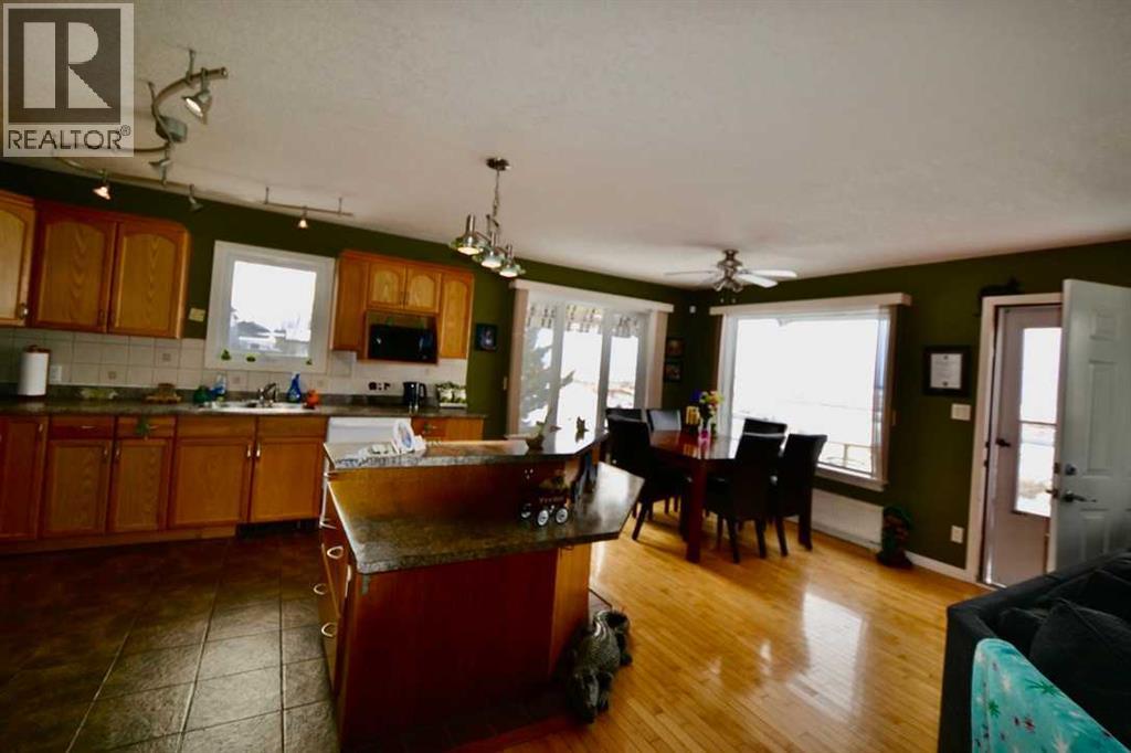 660 1 Avenue, Irricana, Alberta  T0M 1B0 - Photo 5 - A2274113