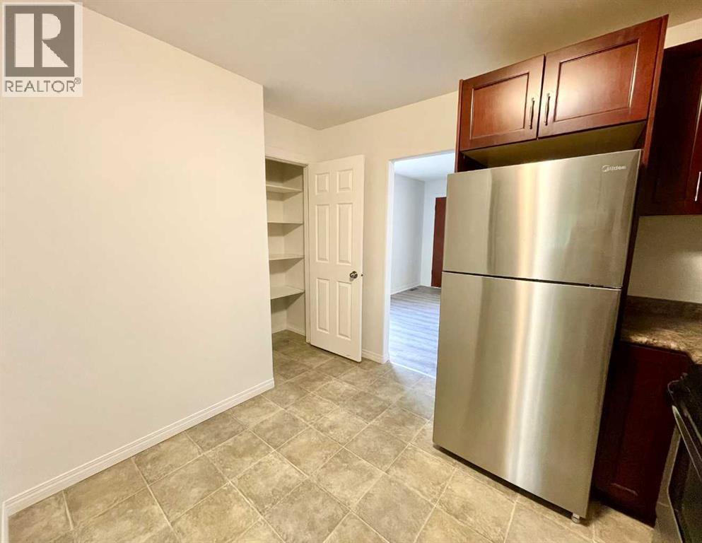 614 7 Avenue, Wainwright, Alberta  T9W 1B5 - Photo 7 - A2281290