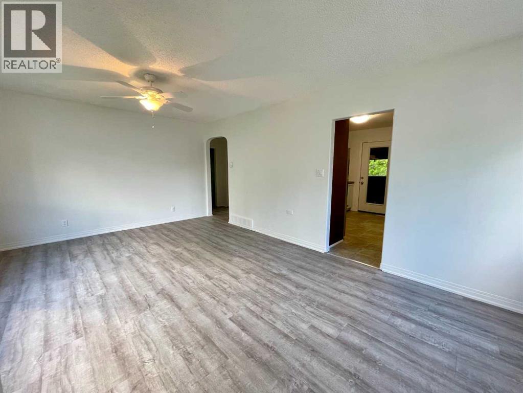 614 7 Avenue, Wainwright, Alberta  T9W 1B5 - Photo 12 - A2281290