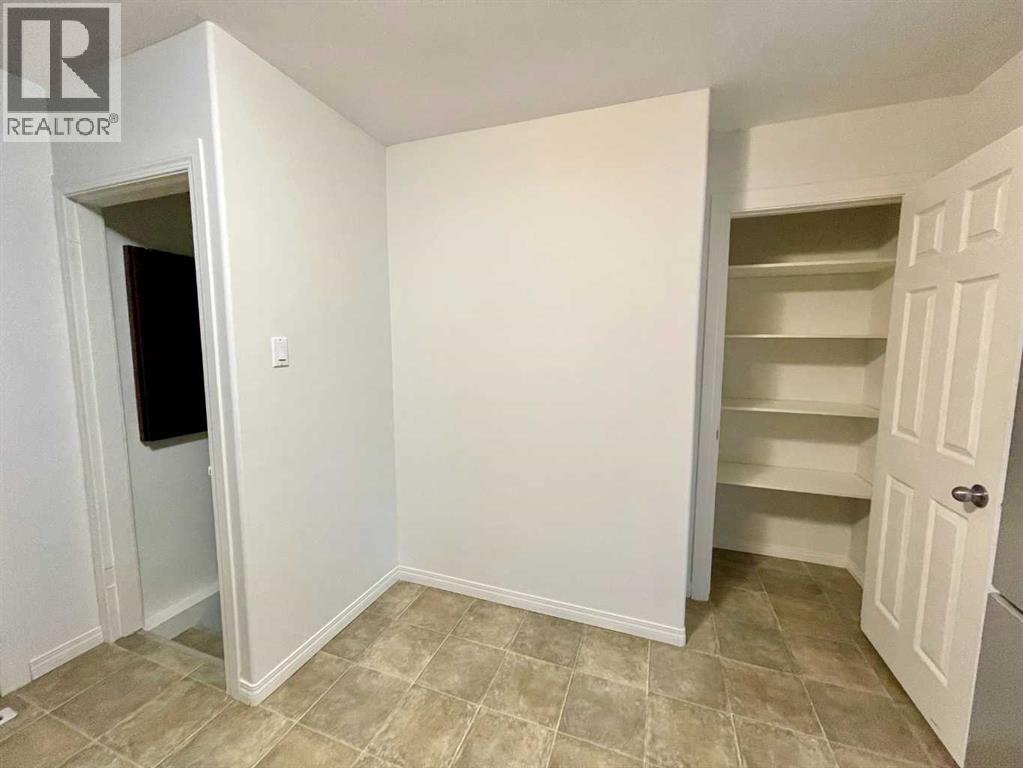 614 7 Avenue, Wainwright, Alberta  T9W 1B5 - Photo 8 - A2281290