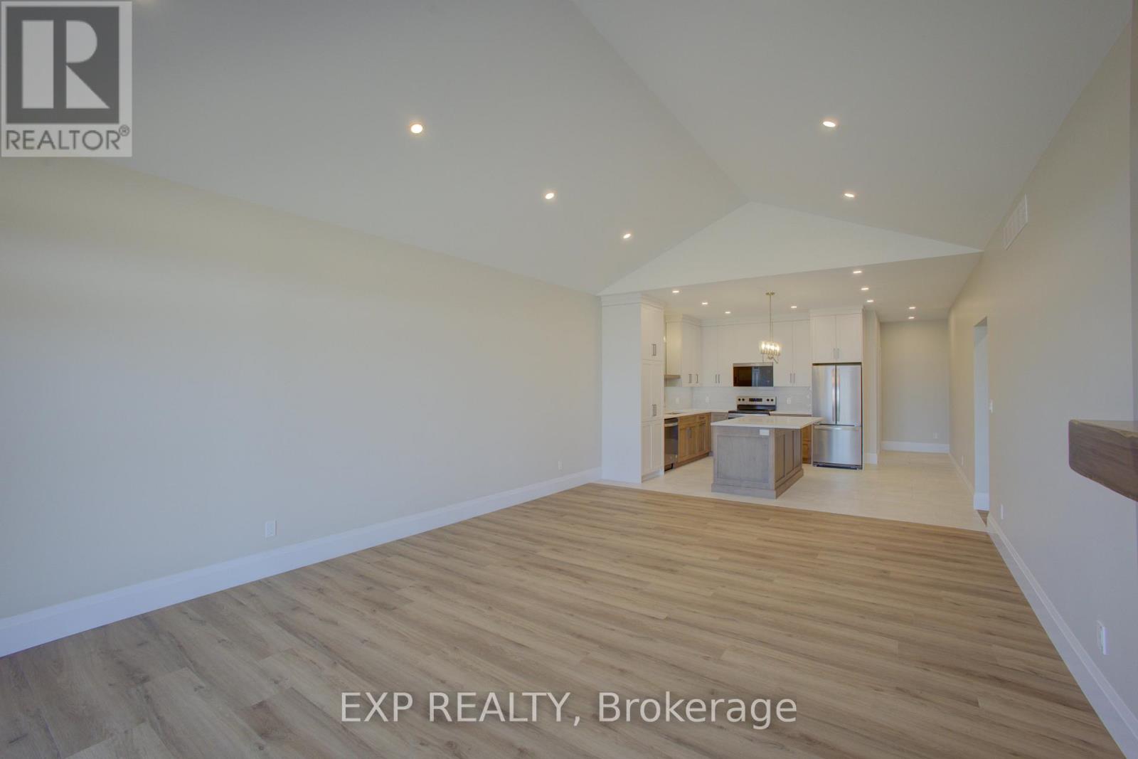 91 Bedell Drive, Mapleton, Ontario  N0G 1P0 - Photo 22 - X12395976