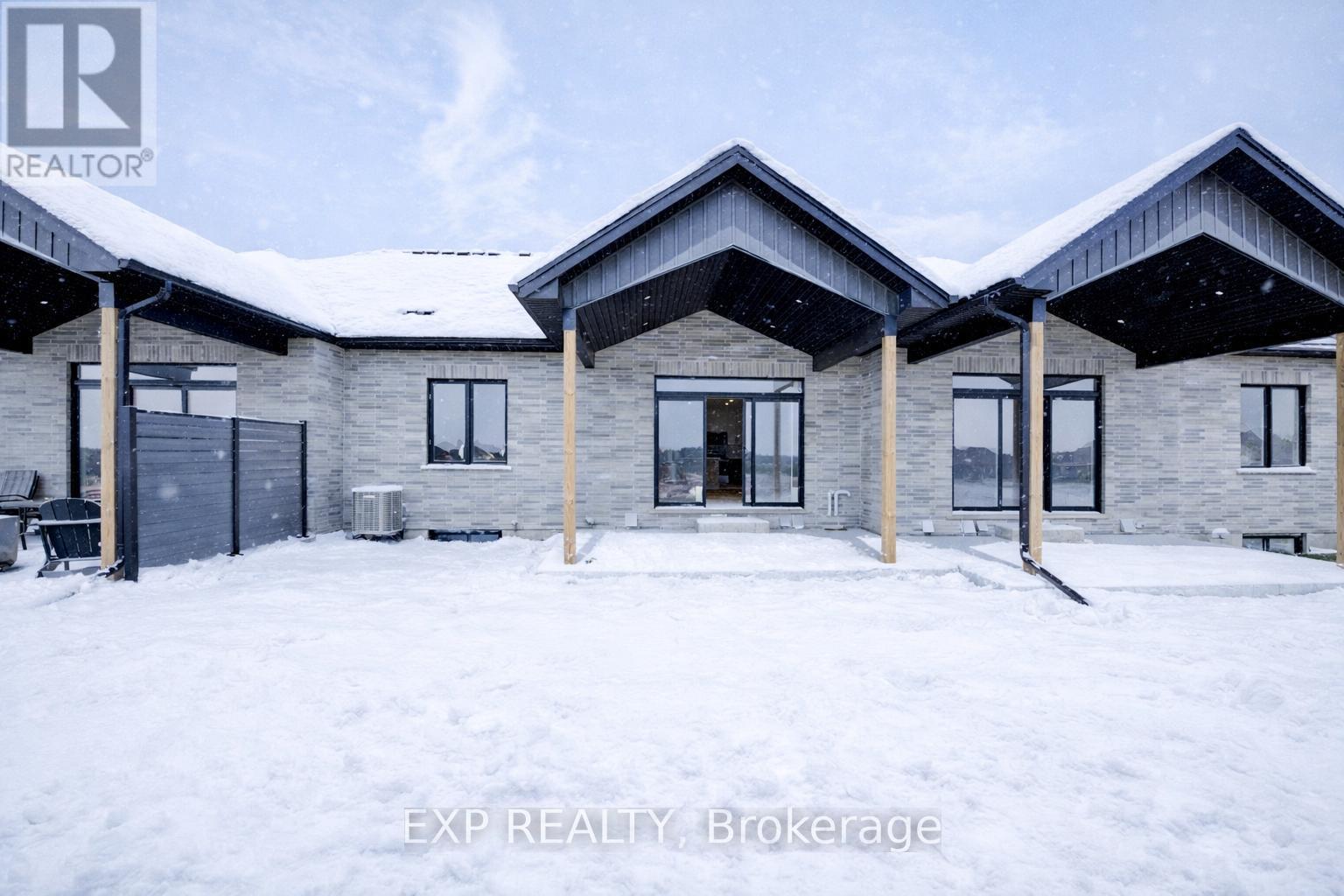91 Bedell Drive, Mapleton, Ontario  N0G 1P0 - Photo 3 - X12395976