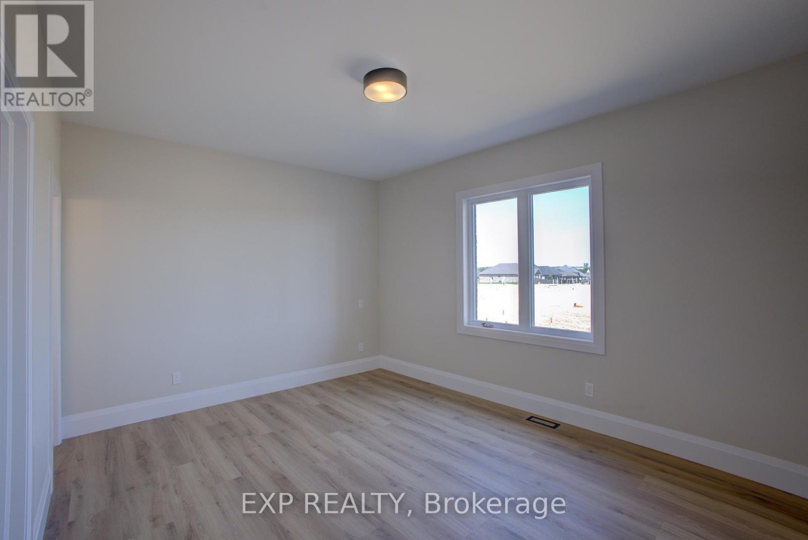 91 Bedell Drive, Mapleton, Ontario  N0G 1P0 - Photo 23 - X12395976