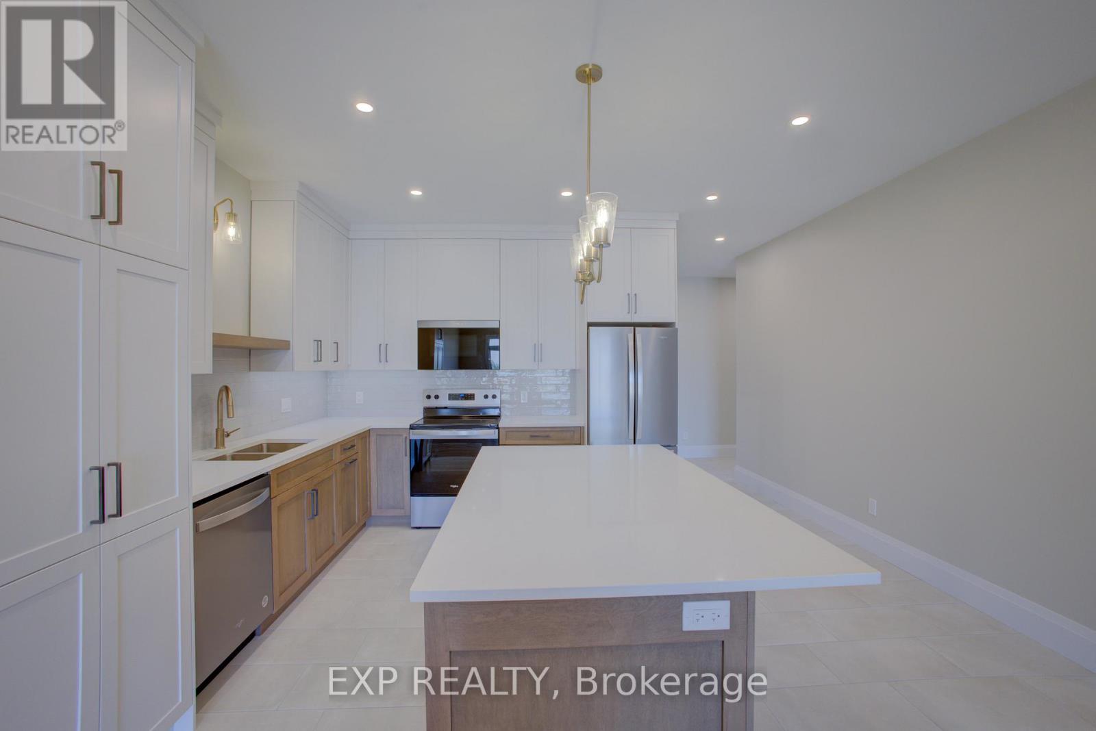 91 Bedell Drive, Mapleton, Ontario  N0G 1P0 - Photo 16 - X12395976