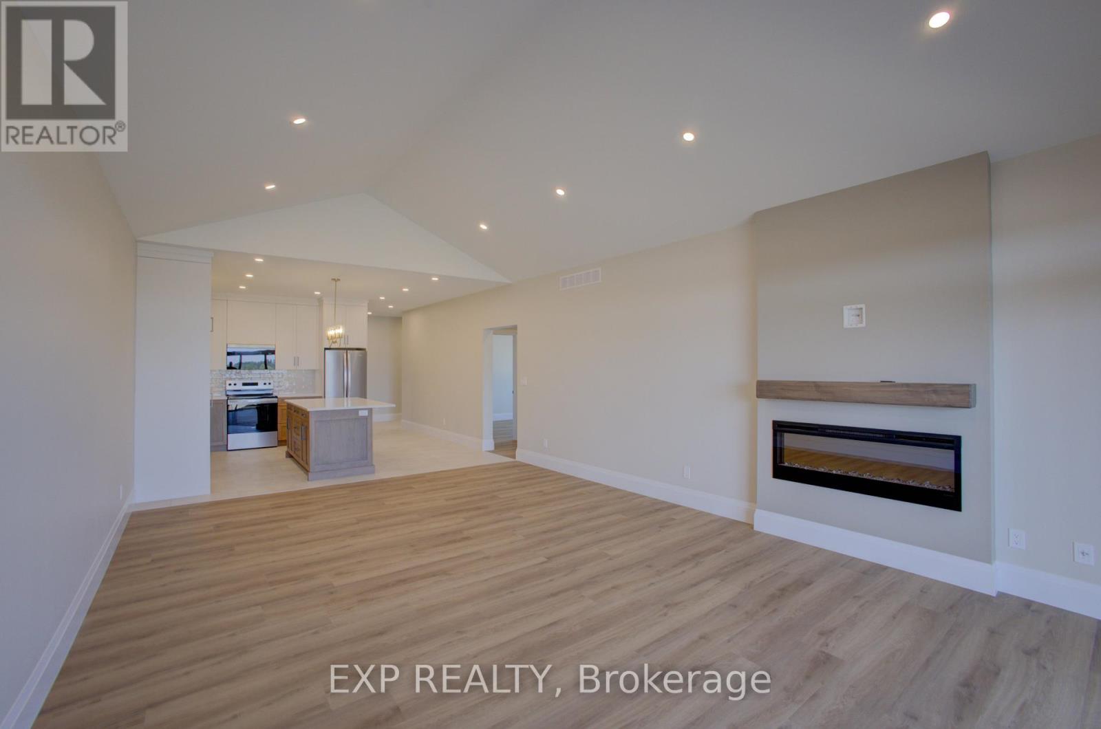 91 Bedell Drive, Mapleton, Ontario  N0G 1P0 - Photo 21 - X12395976