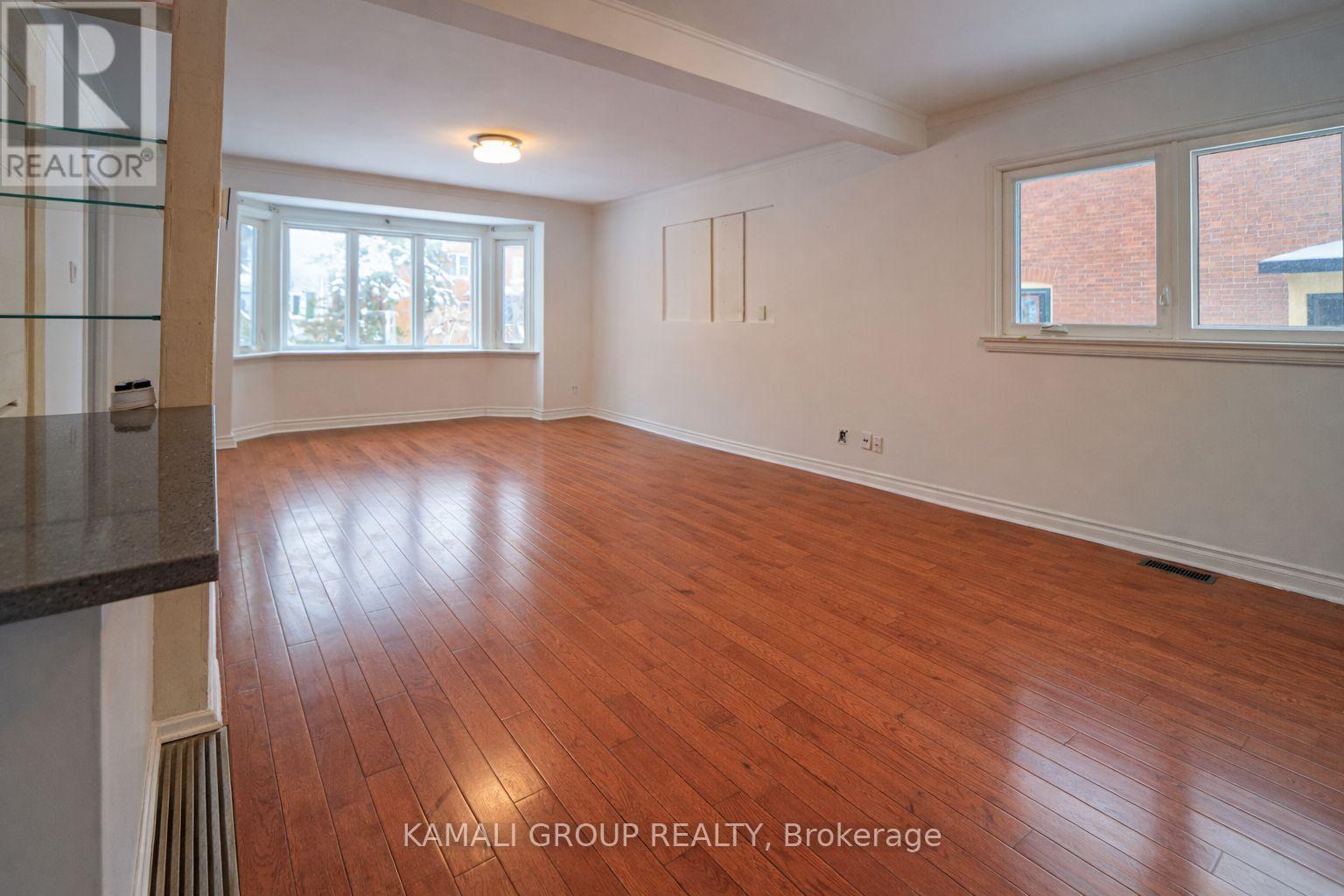 Main - 46 Centre Street E, Richmond Hill, Ontario  L4C 1A4 - Photo 4 - N12701178