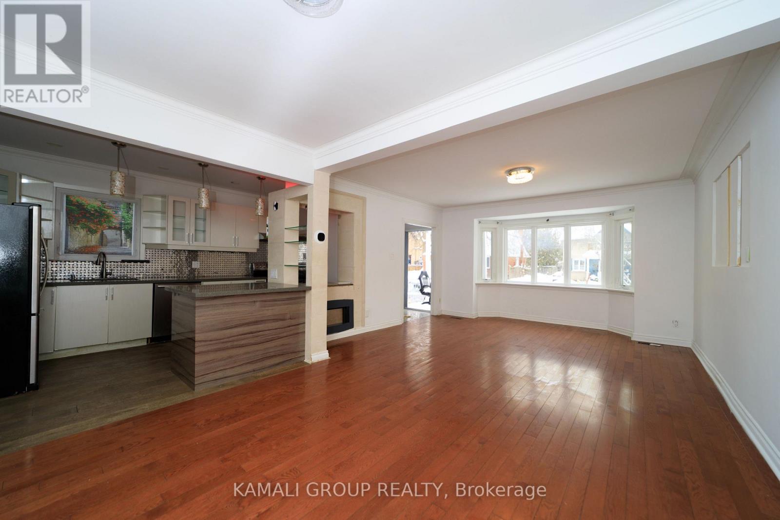 Main - 46 Centre Street E, Richmond Hill, Ontario  L4C 1A4 - Photo 5 - N12701178