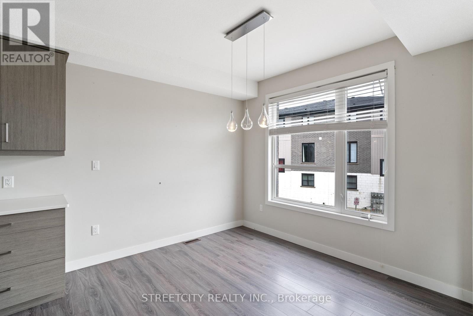 964 West Village Square, London North, Ontario  N6H 0J7 - Photo 16 - X12760804