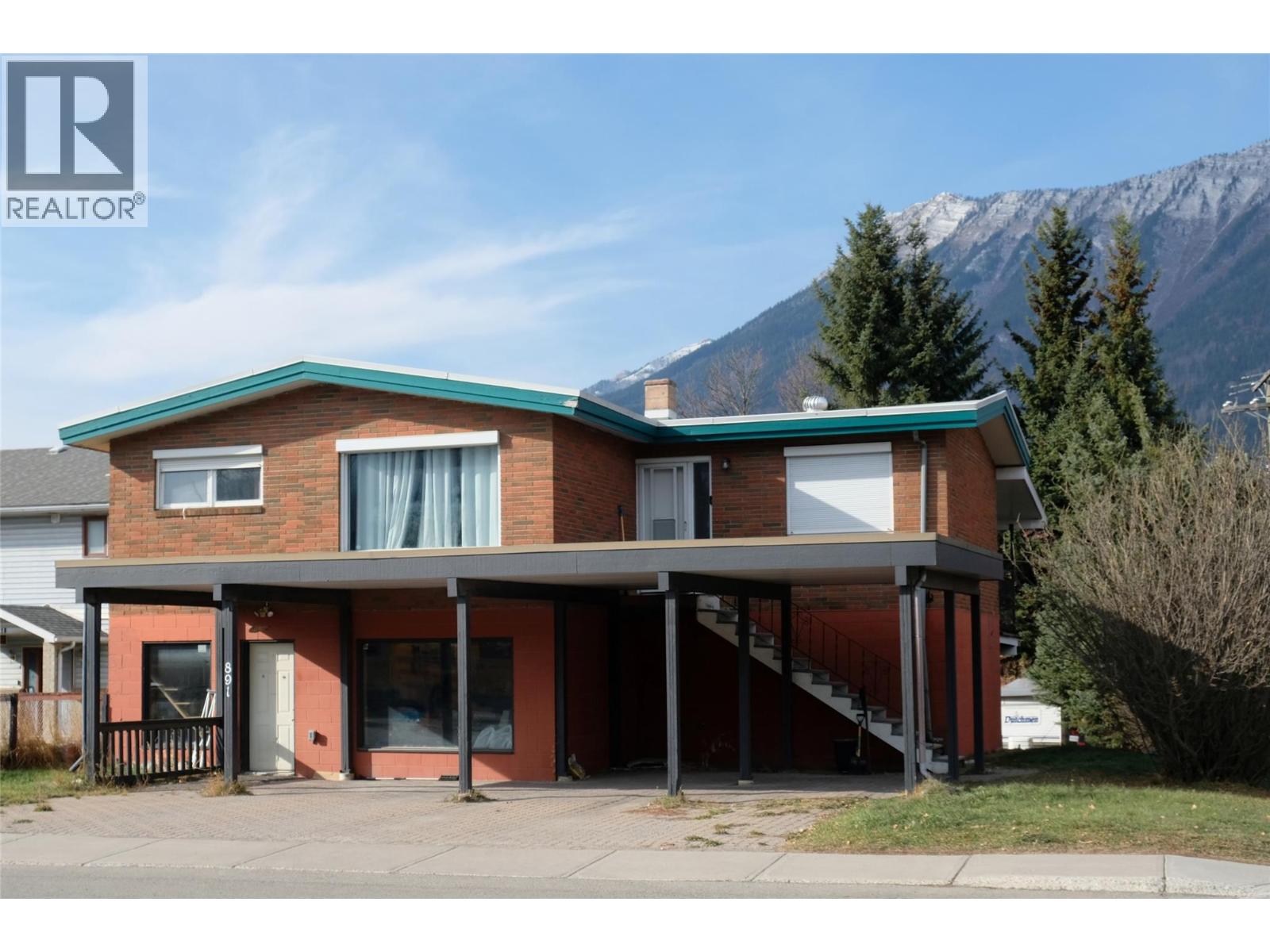 891 2ND Avenue, Fernie, British Columbia