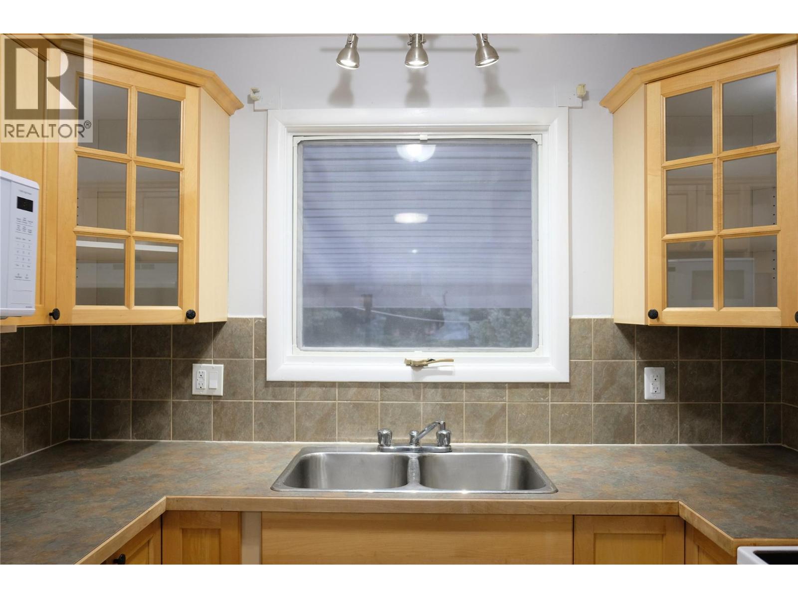 891 2nd Avenue, Fernie, British Columbia V0B 1M0 - Photo 10 - 10374948