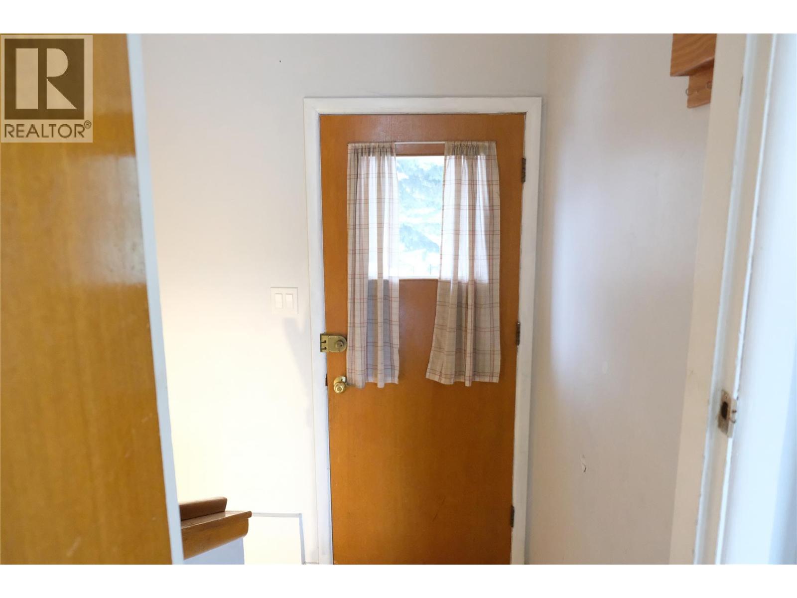 891 2nd Avenue, Fernie, British Columbia V0B 1M0 - Photo 20 - 10374948