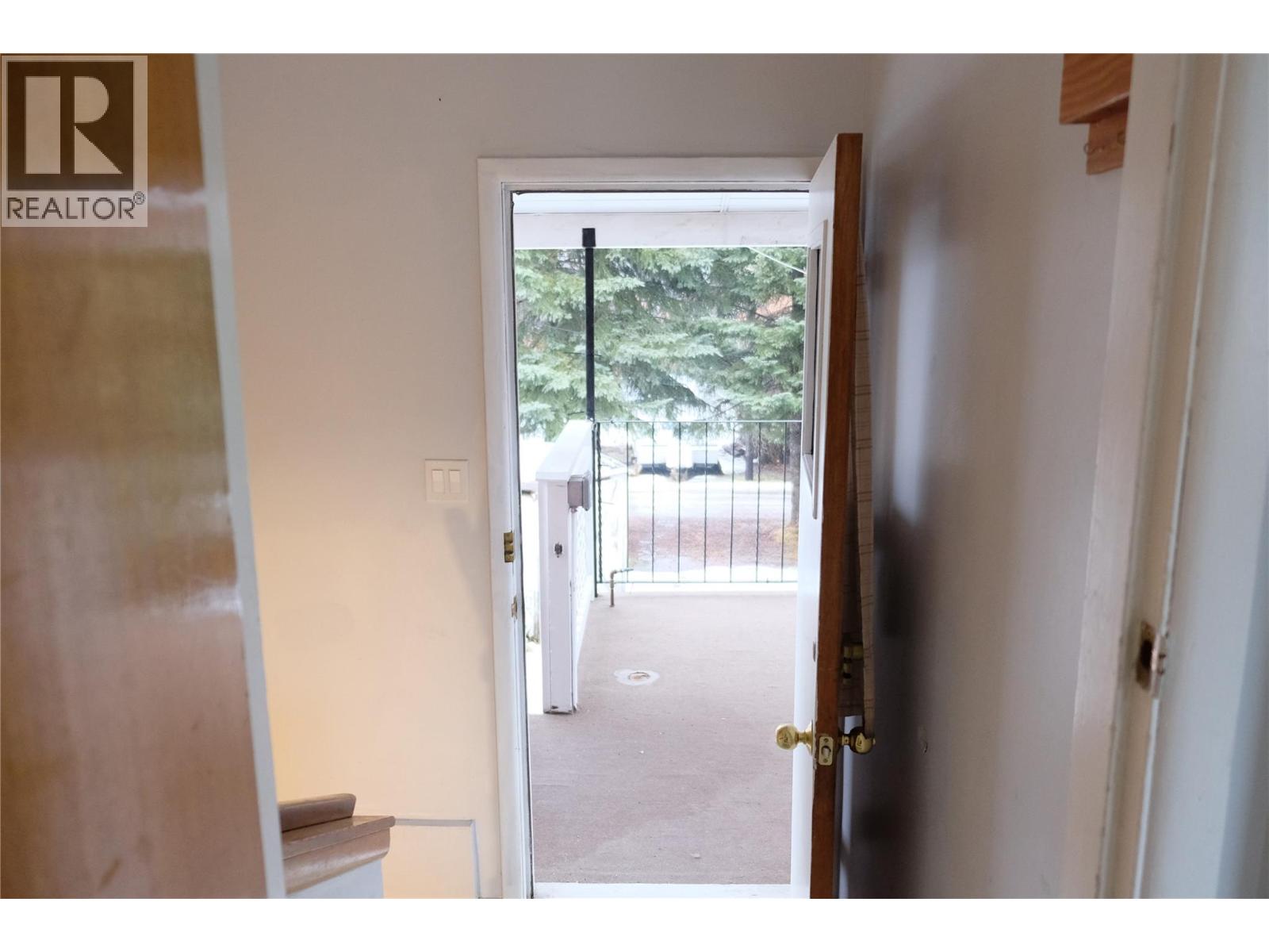 891 2nd Avenue, Fernie, British Columbia V0B 1M0 - Photo 21 - 10374948