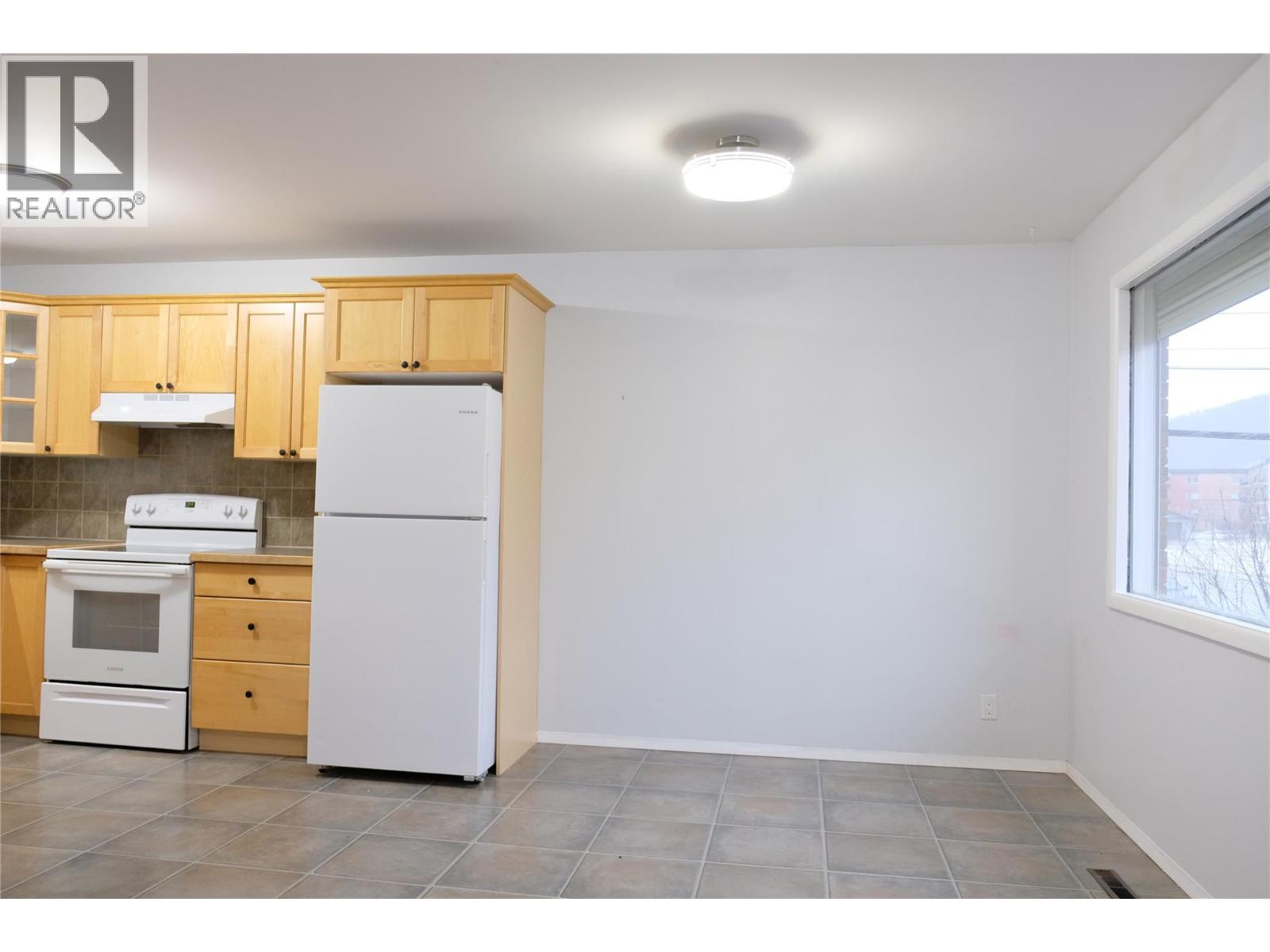 891 2nd Avenue, Fernie, British Columbia V0B 1M0 - Photo 7 - 10374948