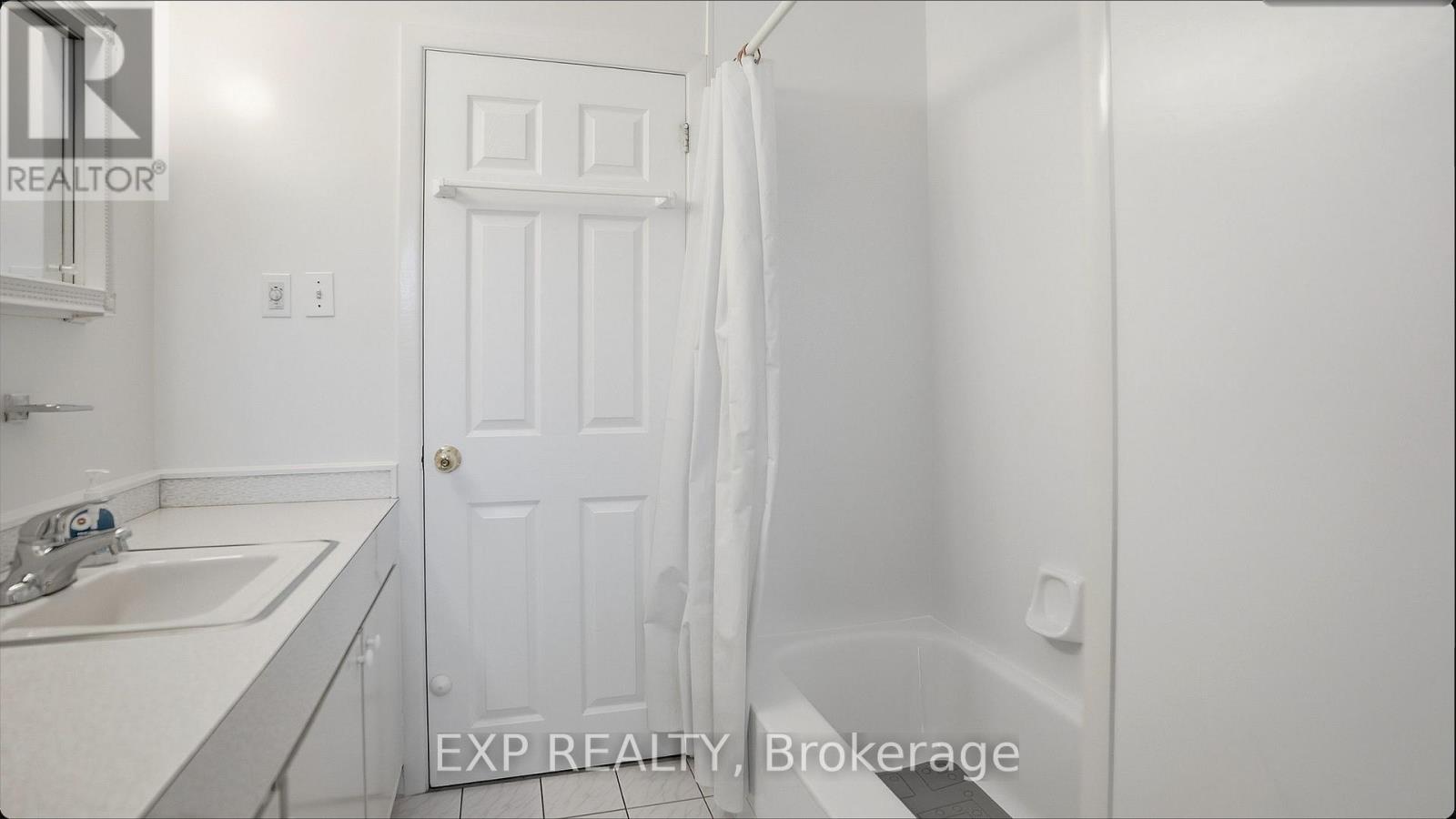 20 Wallford Way, Ottawa, Ontario  K2E 6B4 - Photo 19 - X12725562