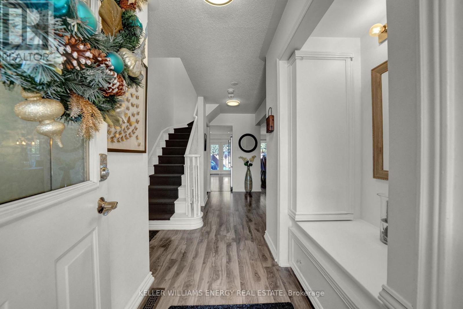 16 Creekwood Crescent, Whitby, Ontario  L1R 2K3 - Photo 5 - E12761400