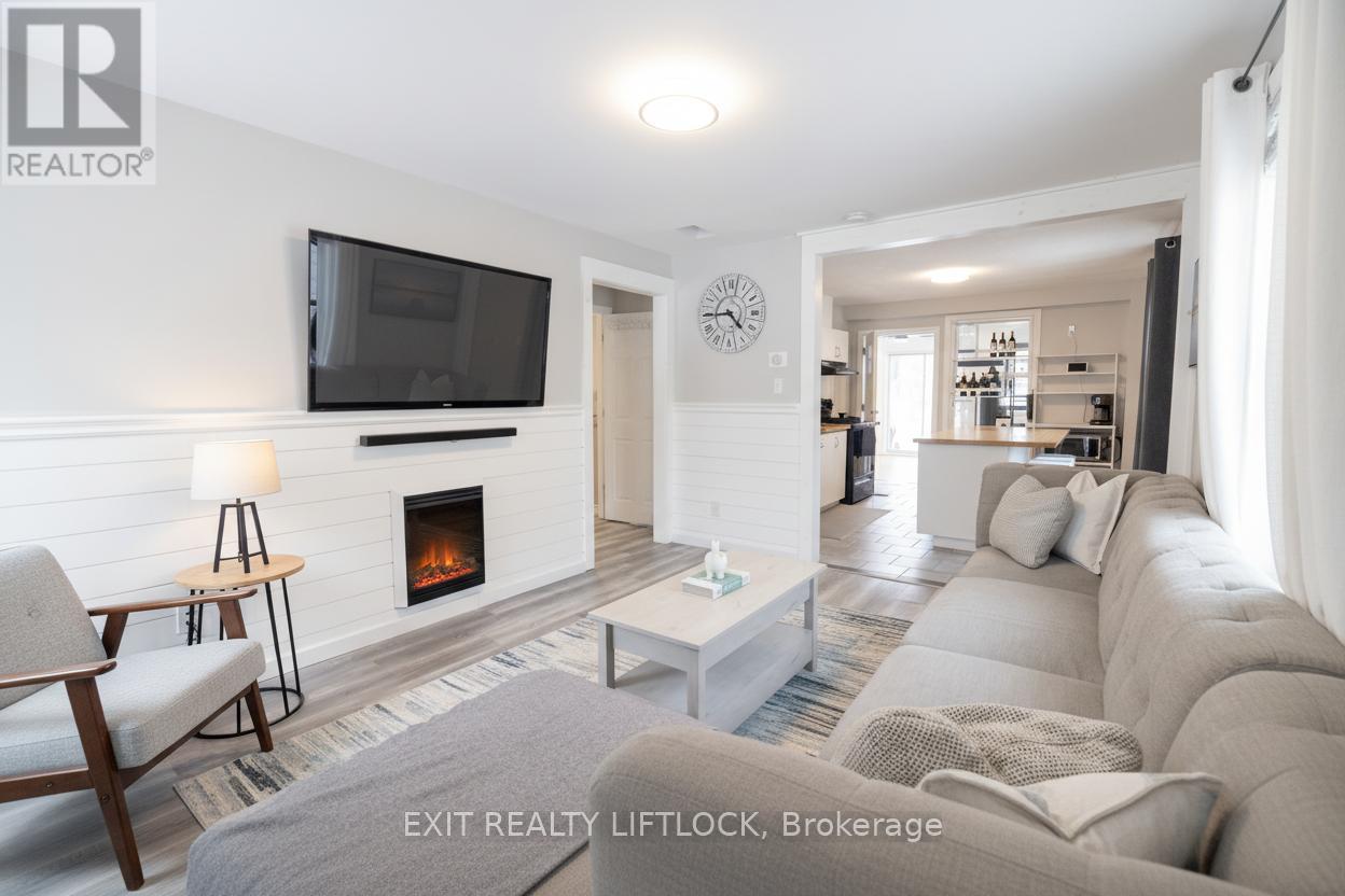 319 Gill Street, Orillia, Ontario  L3V 4K3 - Photo 10 - S12761714