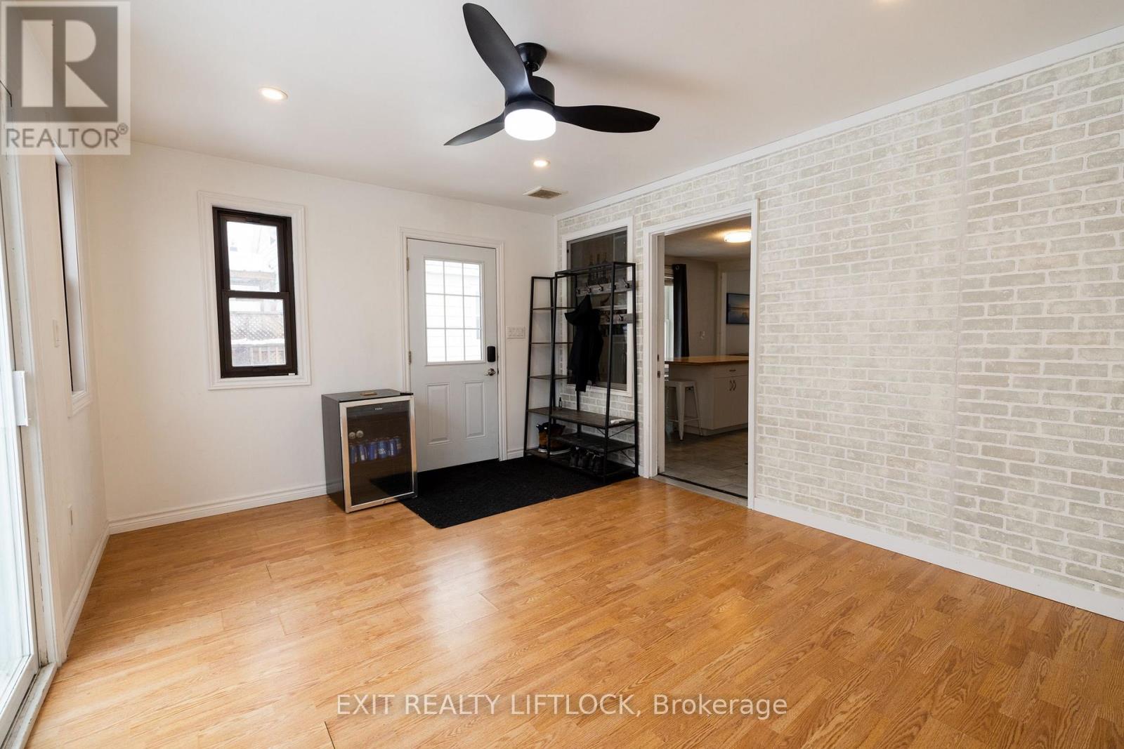 319 Gill Street, Orillia, Ontario  L3V 4K3 - Photo 8 - S12761714