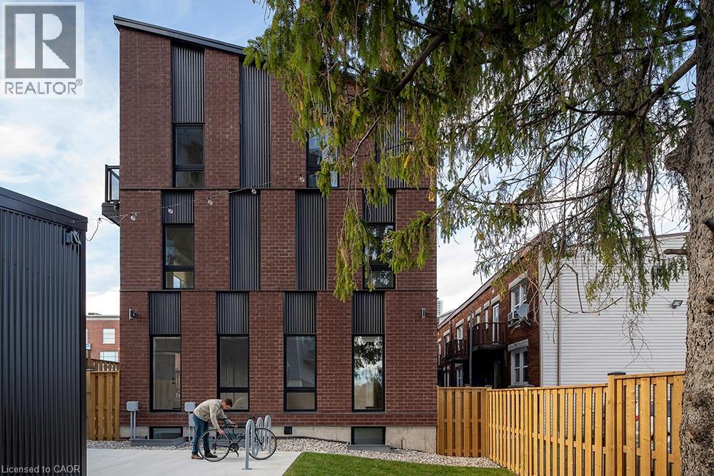 15 Cedar Street N Unit# 1, Kitchener, Ontario  N2H 2W7 - Photo 11 - 40803224