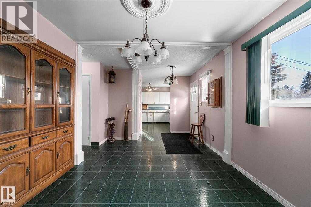 5037 54 Street, Daysland, Alberta  T0B 1A0 - Photo 11 - A2283023