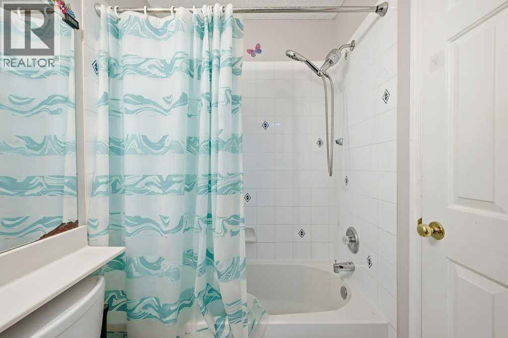 1009 Country Hills Circle Nw, Calgary, Alberta  T3K 4W7 - Photo 26 - A2279886