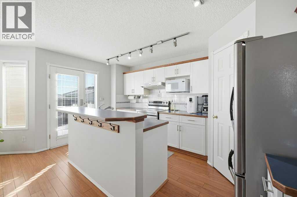 1009 Country Hills Circle Nw, Calgary, Alberta  T3K 4W7 - Photo 10 - A2279886