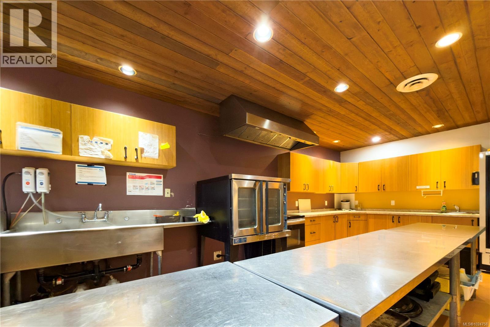 A 500 Industrial Park Pl, Gold River, British Columbia  V0P 1G0 - Photo 13 - 1024758