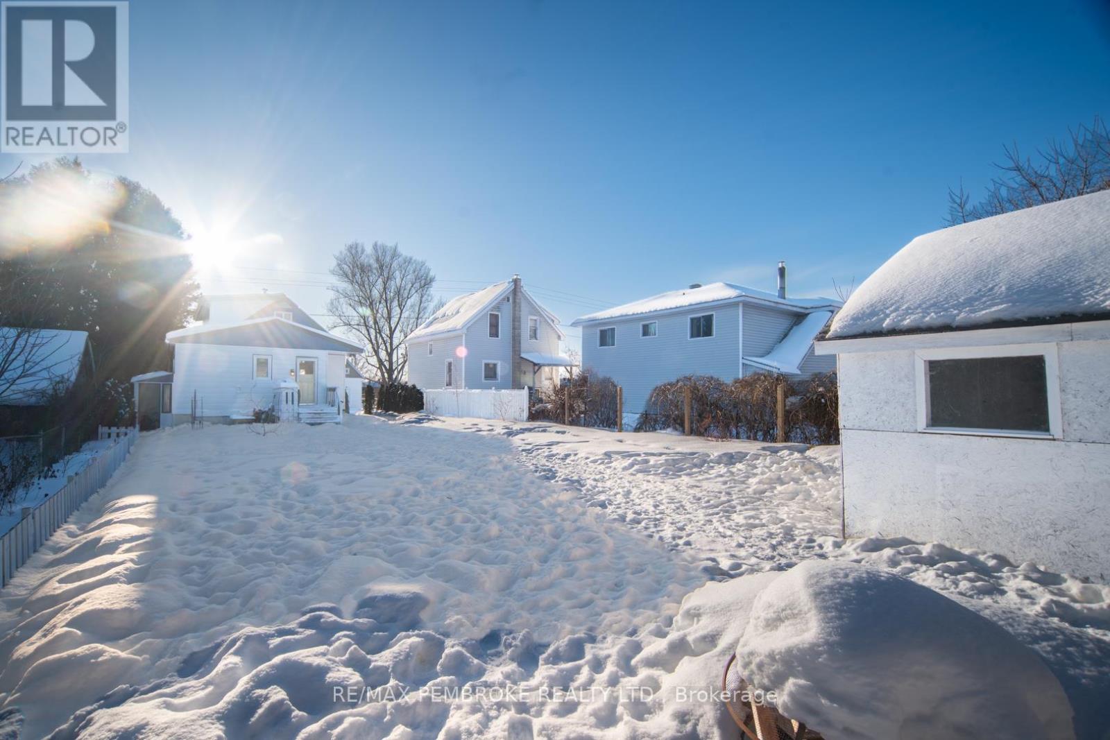 561 Hamilton Street W, Laurentian Valley, Ontario  K8A 6N9 - Photo 27 - X12761508