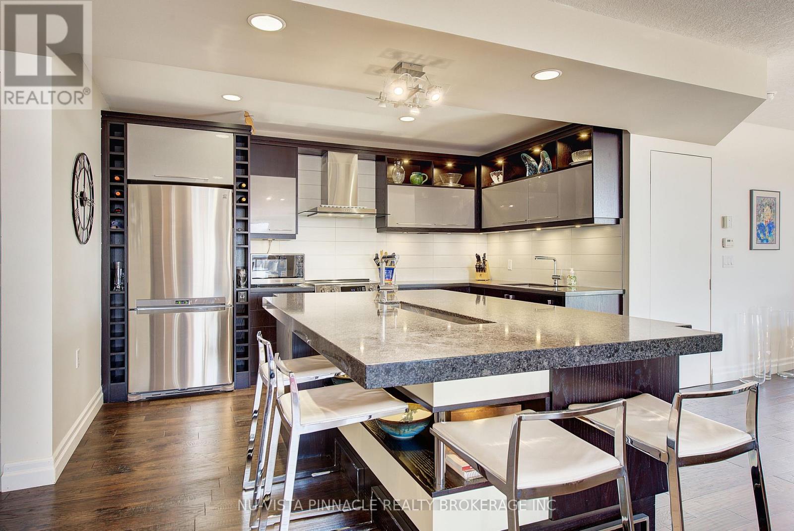 Photo 4 of 49 for 1203 - 250 Pall Mall Street