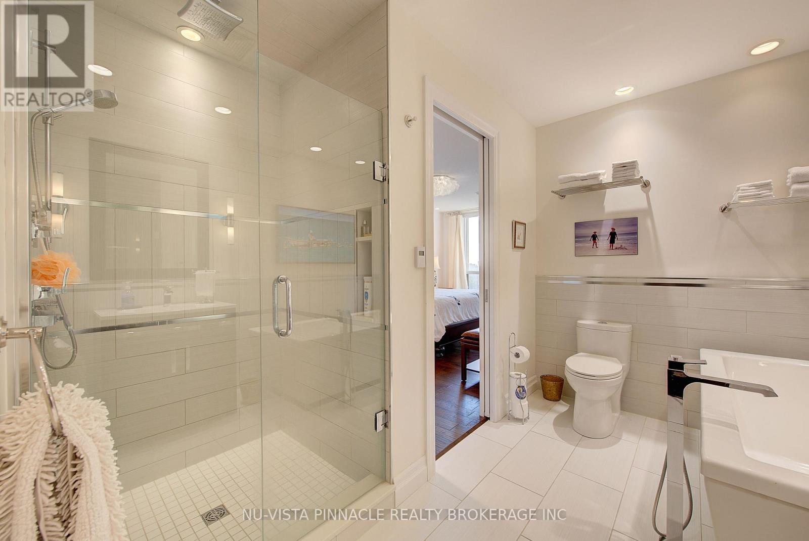 Photo 8 of 49 for 1203 - 250 Pall Mall Street