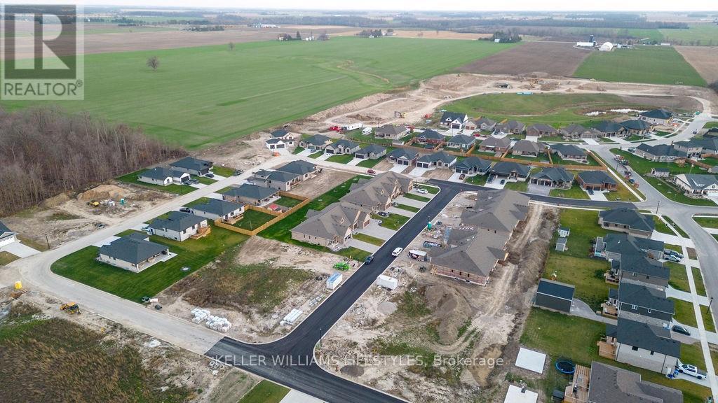 108 Leneve Street, Lambton Shores, Ontario  N0N 1J0 - Photo 44 - X12761624