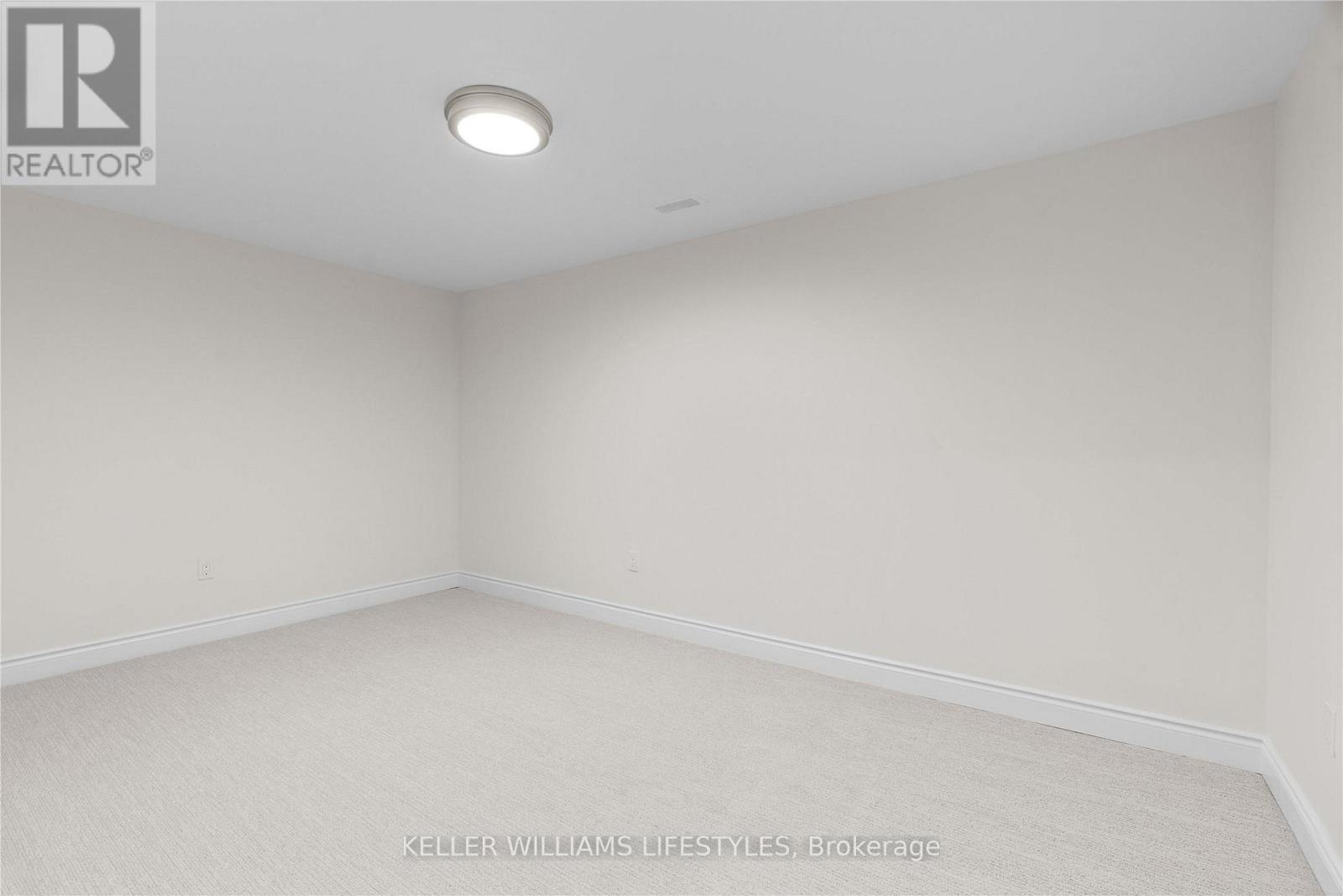 110 Leneve Street, Lambton Shores, Ontario  N0N 1J0 - Photo 36 - X12761626