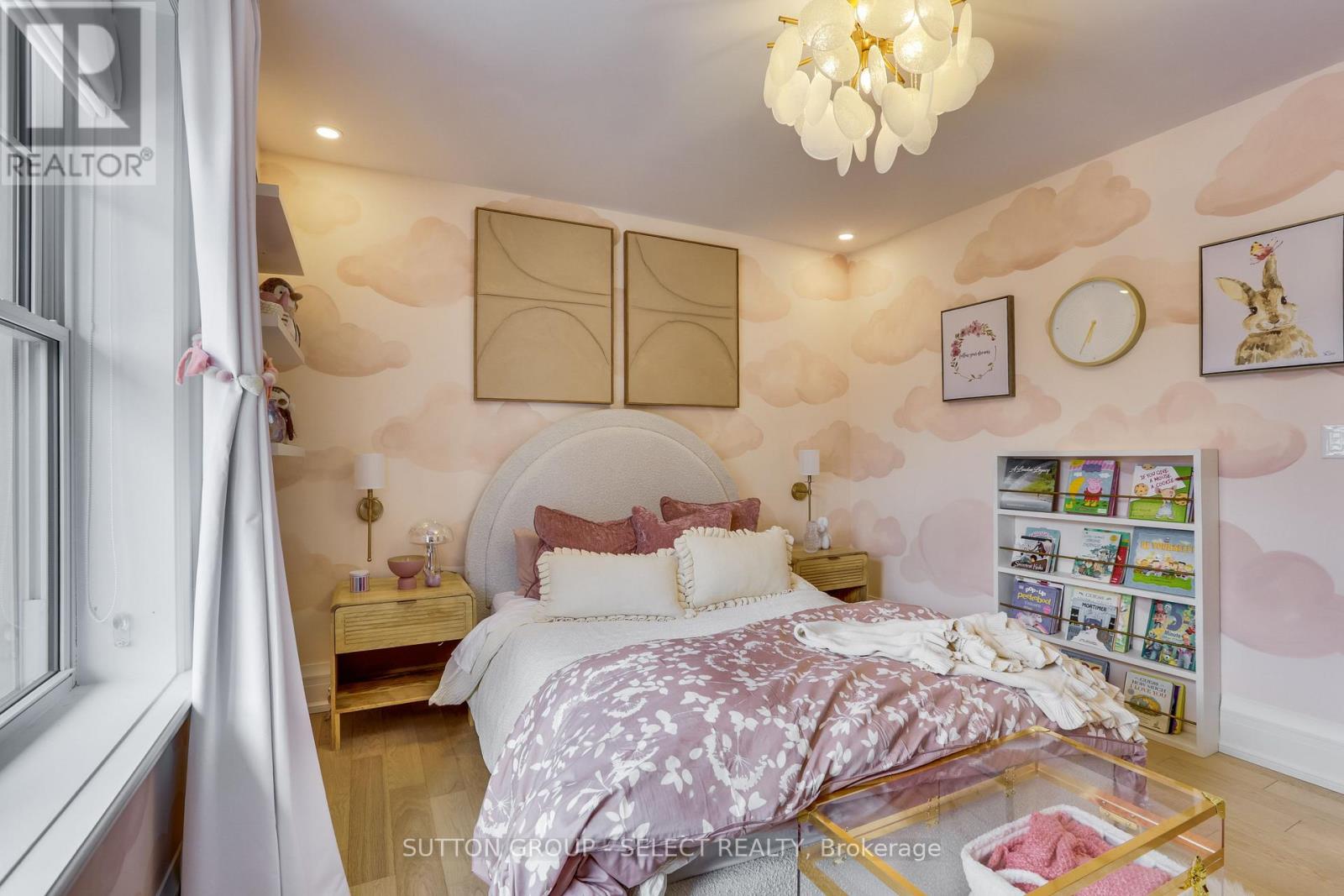 Photo 20 of 49 for 562 Dufferin Avenue