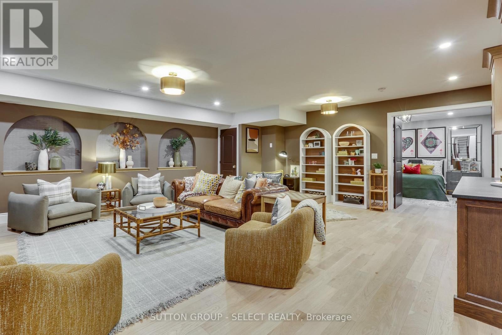 Photo 34 of 49 for 562 Dufferin Avenue