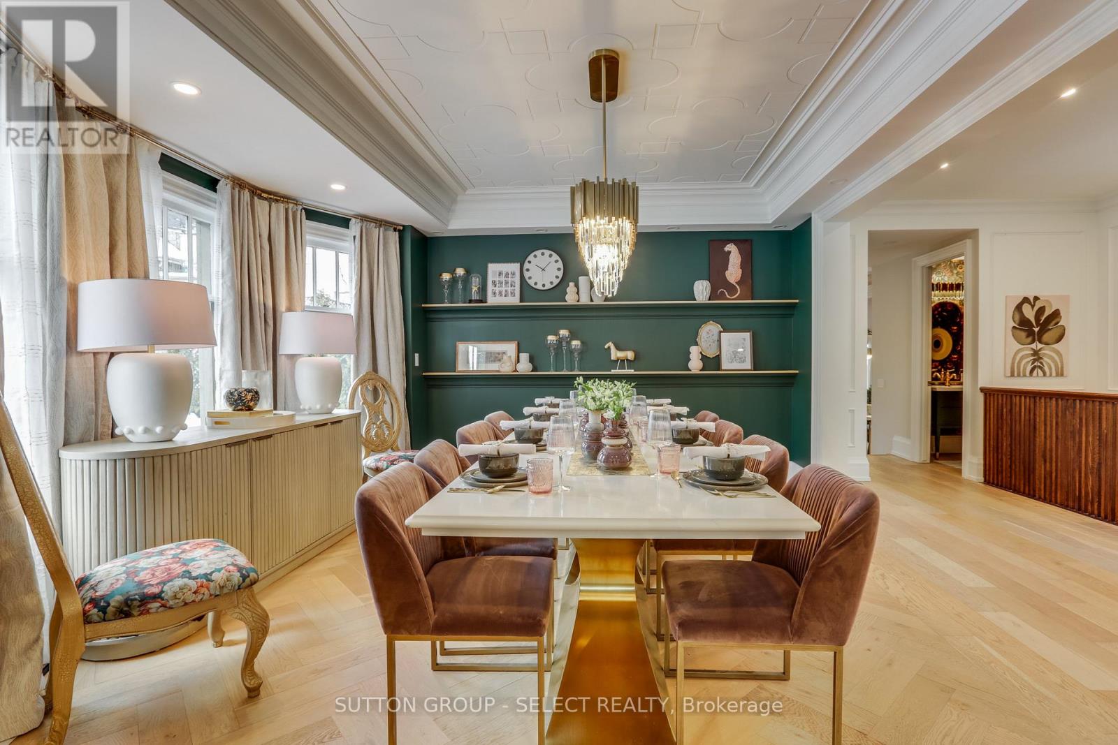 Photo 5 of 49 for 562 Dufferin Avenue