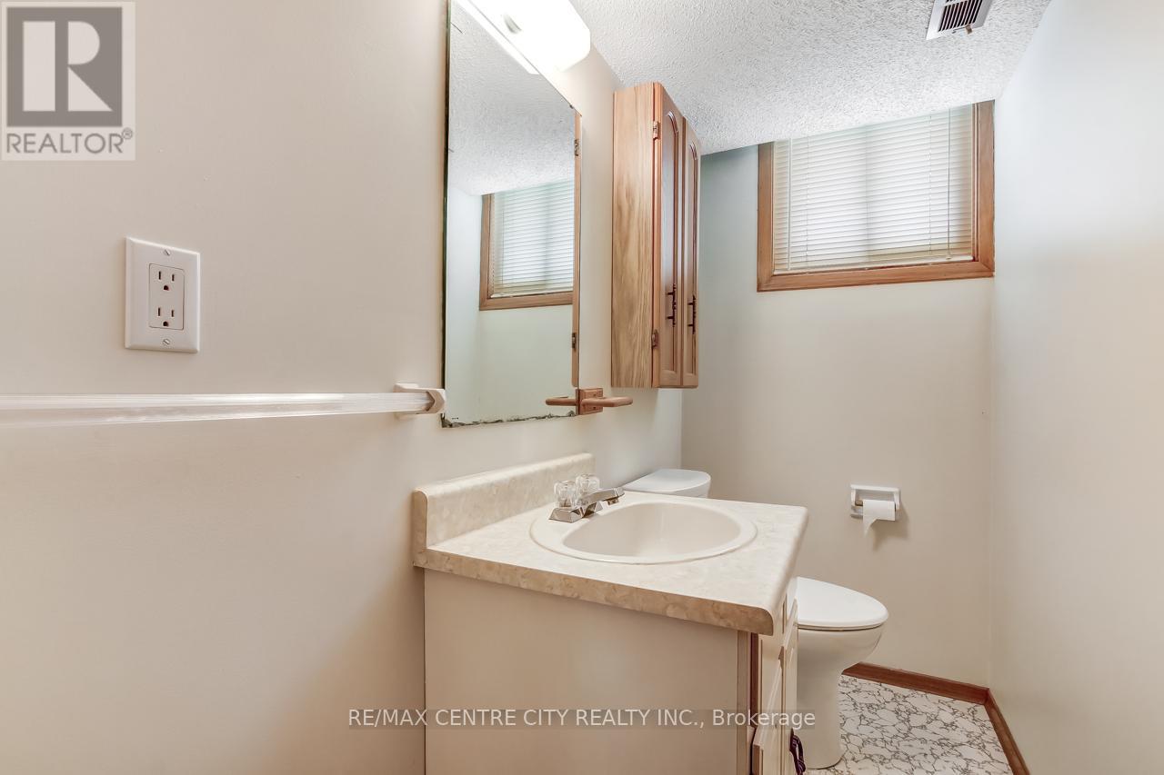 18 Porter Place, St. Thomas, Ontario  N5R 5L5 - Photo 17 - X12761768