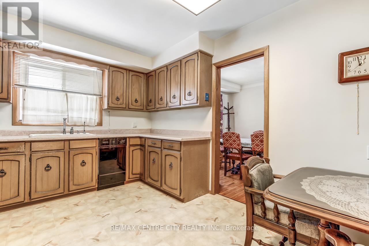 18 Porter Place, St. Thomas, Ontario  N5R 5L5 - Photo 7 - X12761768