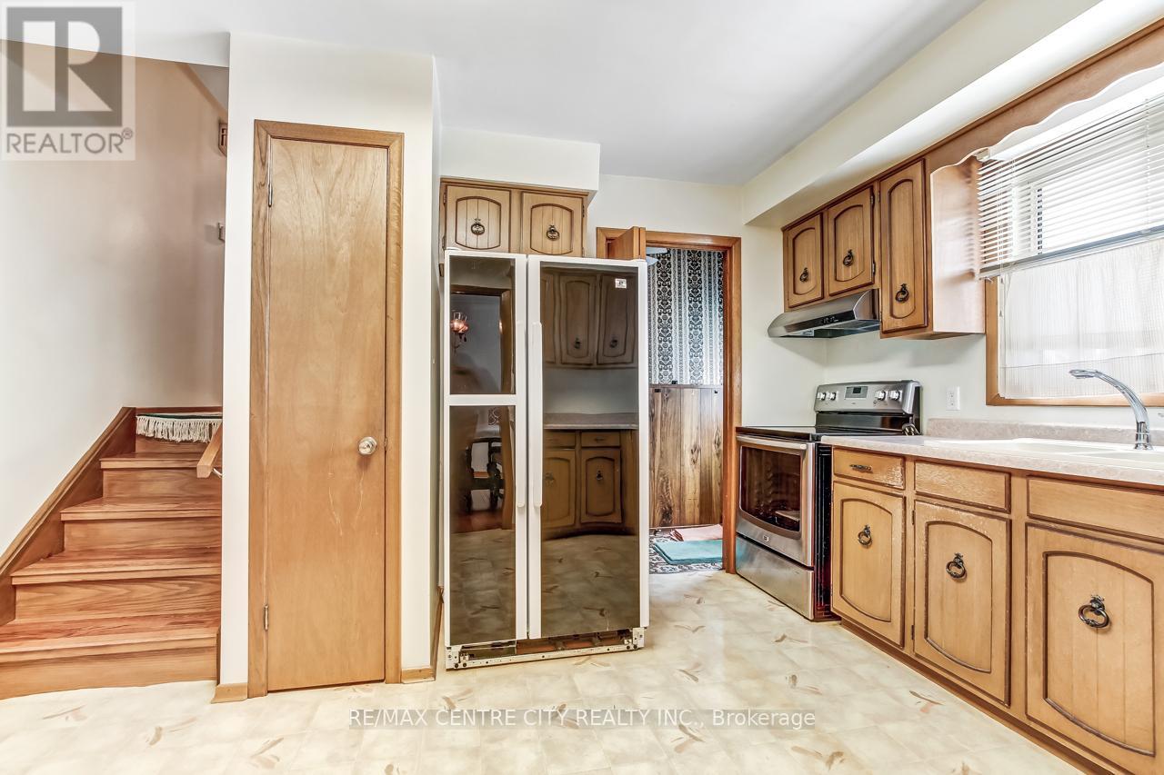 18 Porter Place, St. Thomas, Ontario  N5R 5L5 - Photo 8 - X12761768